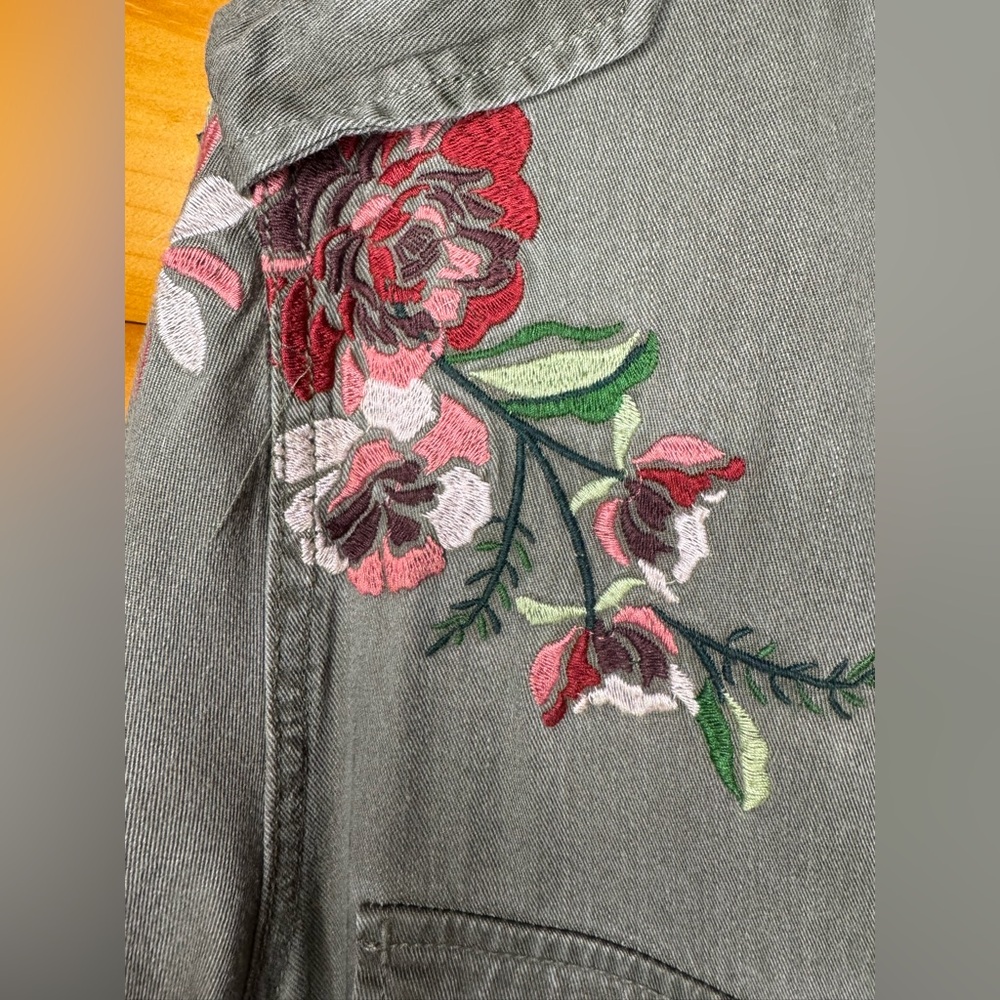 Knox Rose Olive Utility Jacket with Rose Embroidery - Picture 4 of 8